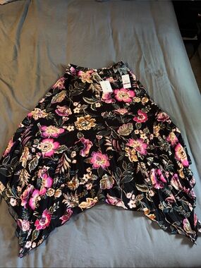 NWT Jessica Simpson floral handkerchief hem skirt